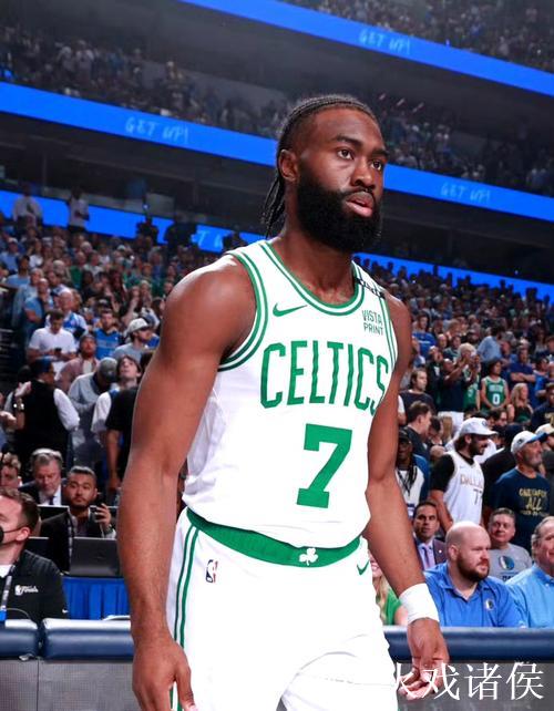 塔图姆绝杀助绿军险胜猛龙 雄鹿因误判遗憾落败 塔图姆绝杀助绿军险胜猛龙 雄鹿因误判遗憾落败